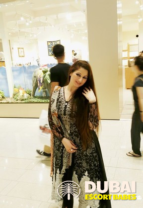escort Shazia Model in Dubai +971557371616